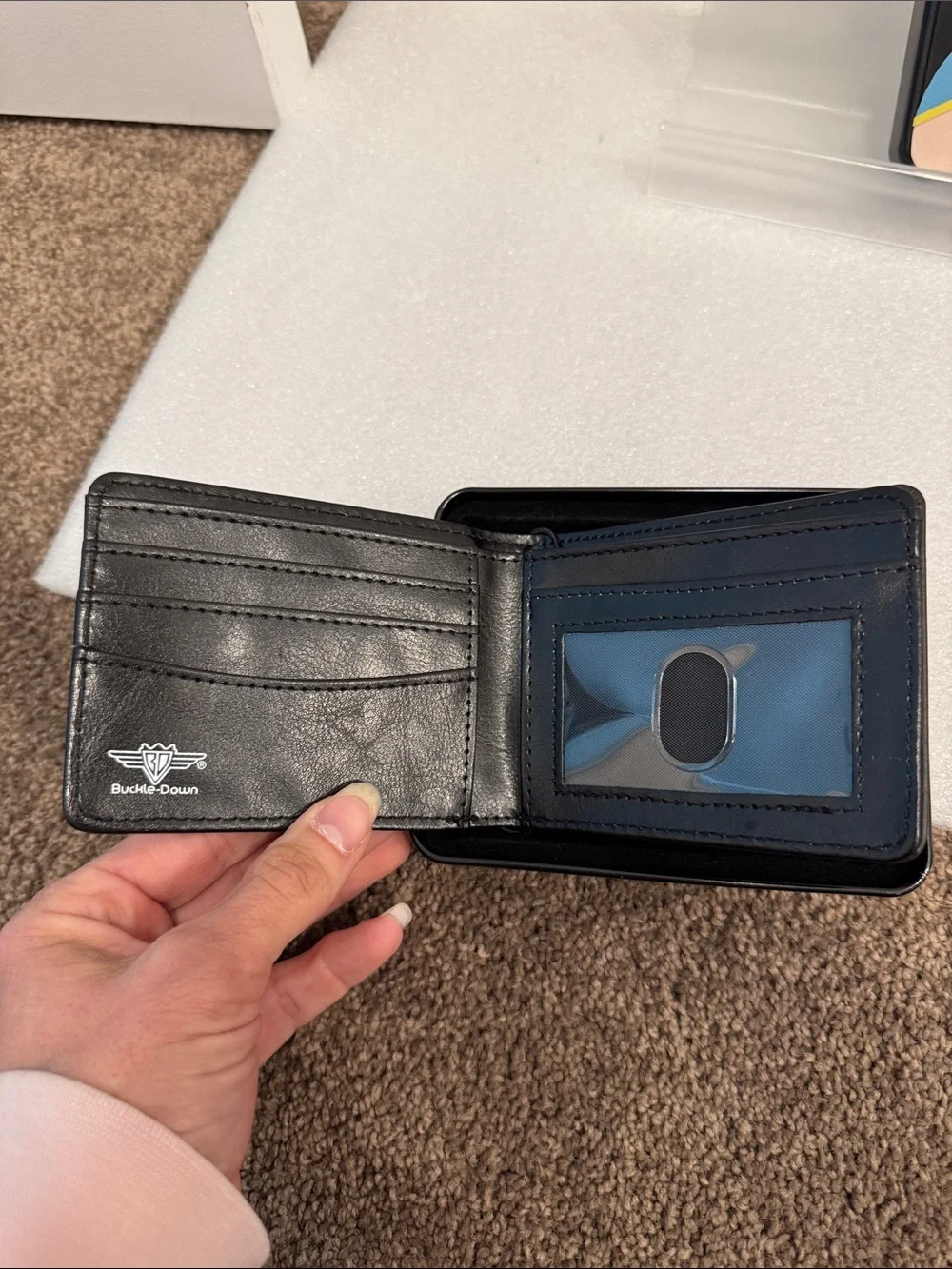South Park cartman bifold men’s wallet in collectible tin NIP buckle down